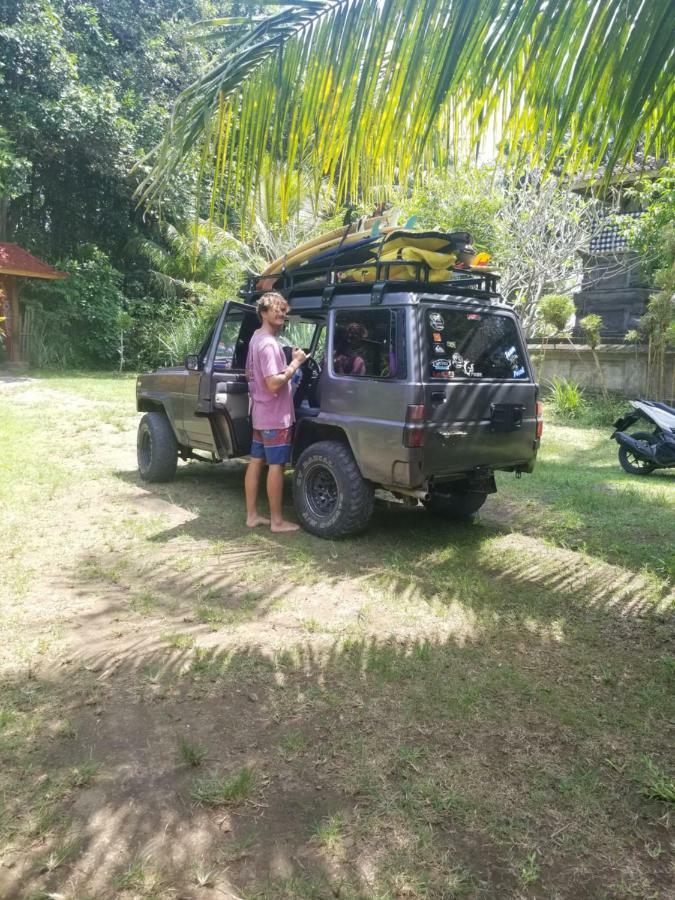 Отель Mojosurf Camp Red Island Pasanggaran Экстерьер фото