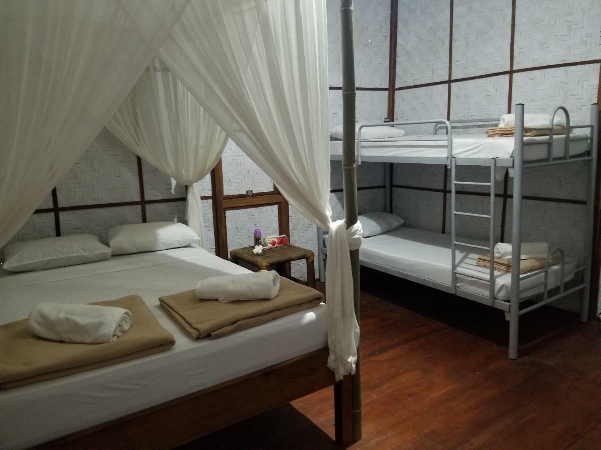 Отель Mojosurf Camp Red Island Pasanggaran Экстерьер фото